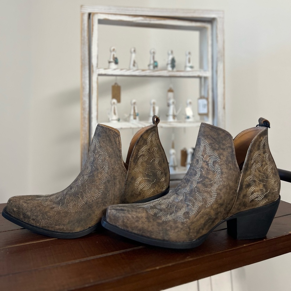 Western Chic! Bronze Brown Ankle Cowboy Boots Stitched Tan Fall Trend - Picture 3 of 15
